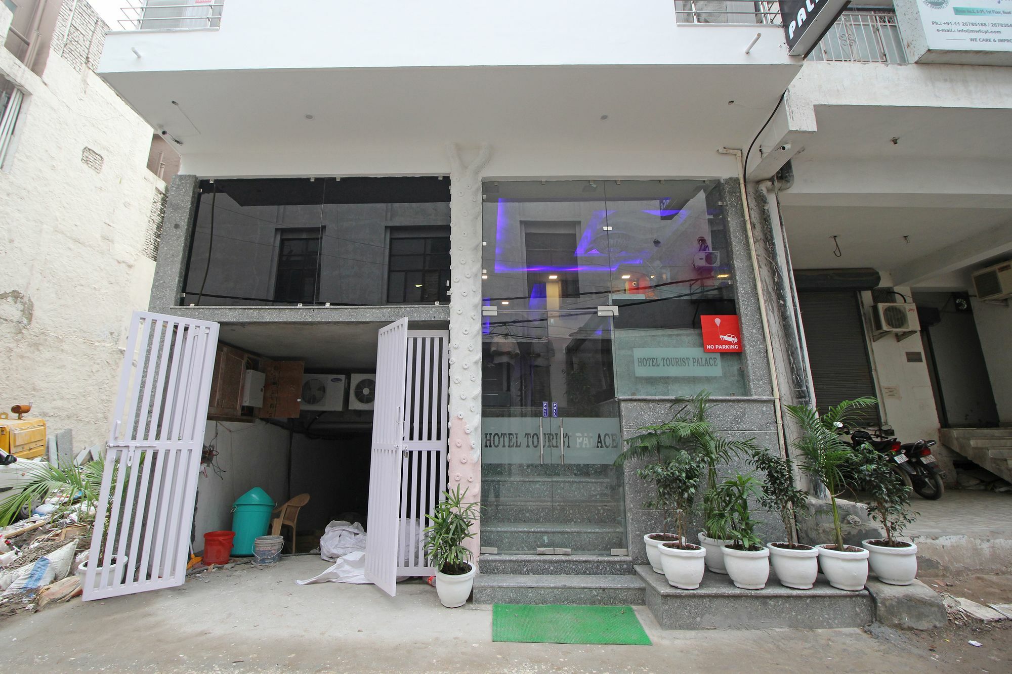 Hotel Tourist Palace New Delhi Exterior photo